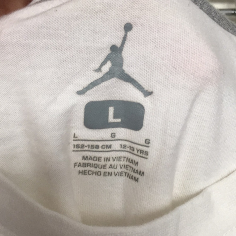 Jordan White T-Shirt, with logo in the front - Picture 3 of 4